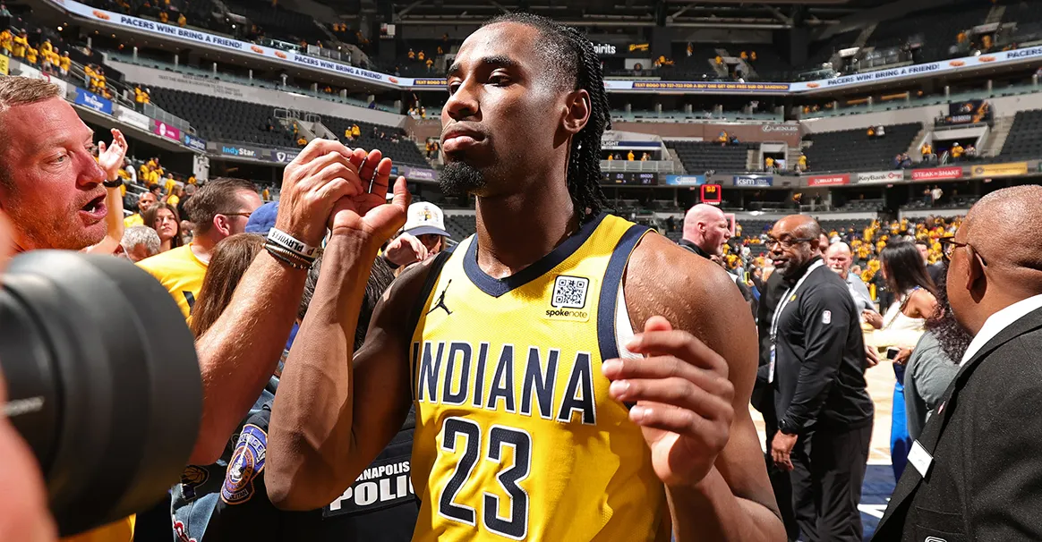 印第安纳步行者迎NBA季后赛关键赛；今夜刷新队史纪录；话题不断；控场能力受关注的简单介绍-爱游戏下载